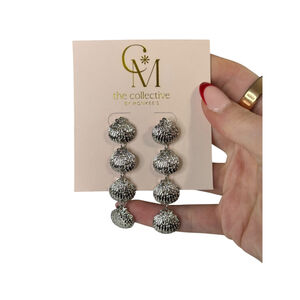 Women's Monkee's Silver Shell Dangle Earrings One Size